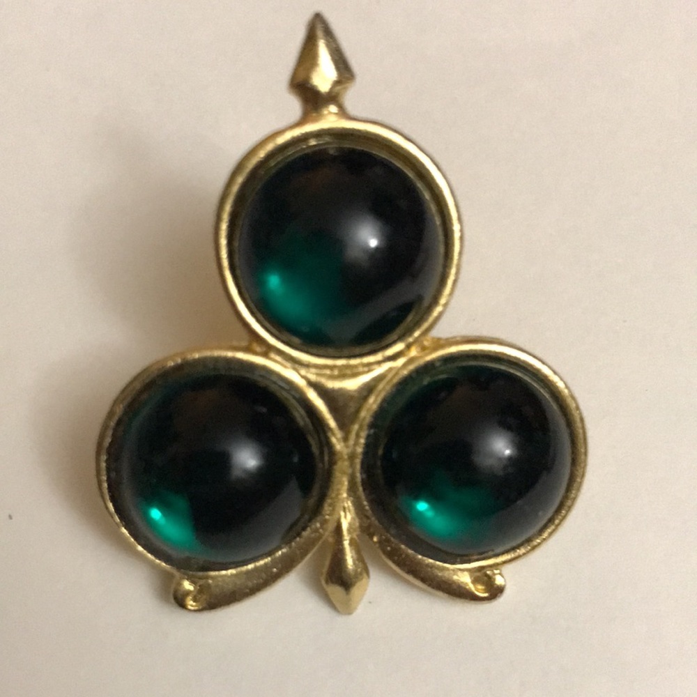 Jay Feinberg Green Cabochon Gold Clip On Earrings, 1980s Vintage Earrings